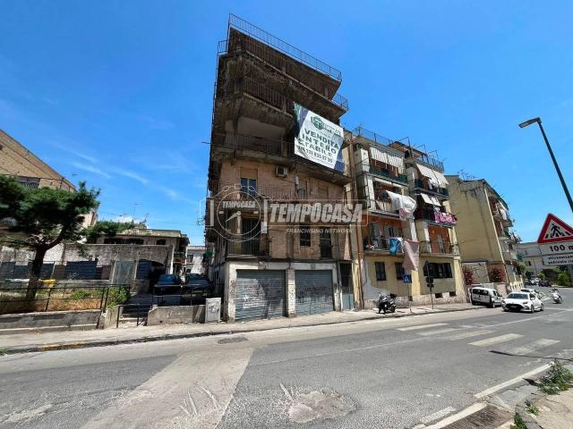 Palazzo in vendita a Municipalità 3, Campania