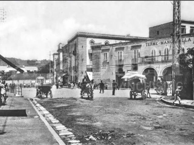 Palazzo in vendita a Coroglio, Napola
