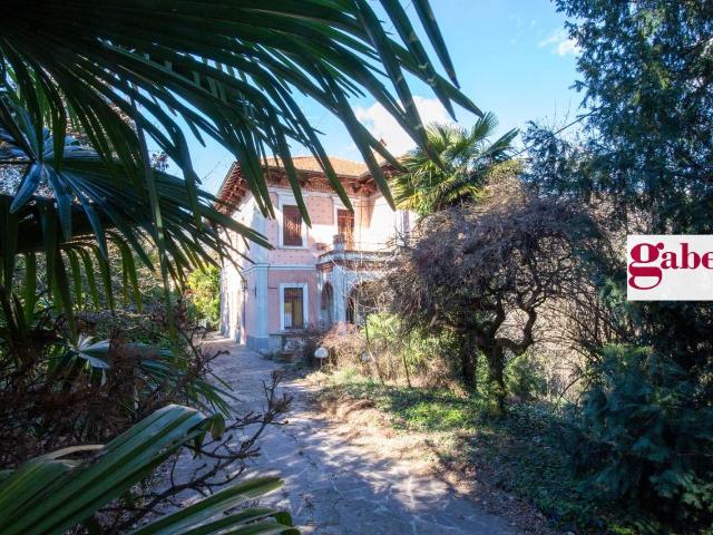 Palazzo in vendita a Olgiate Molgora, Lombardia