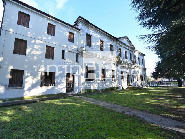 Palazzo in vendita a Sovernigo, Paese