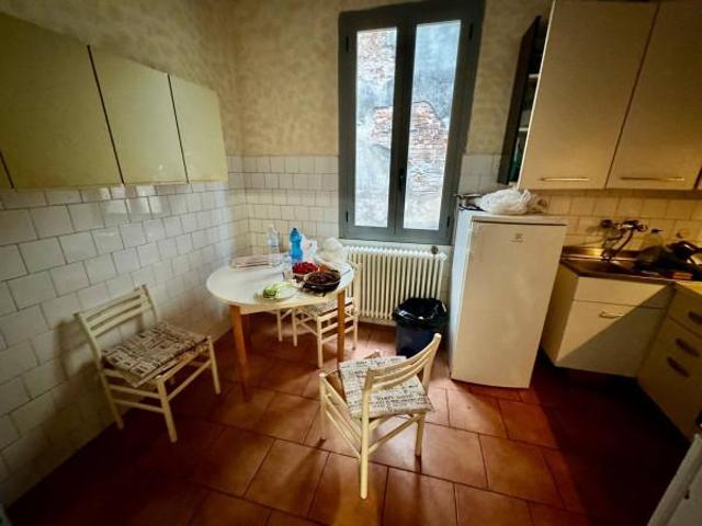 Palazzo in vendita a Piacenza