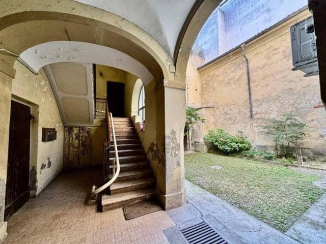 Palazzo in vendita a Piacenza