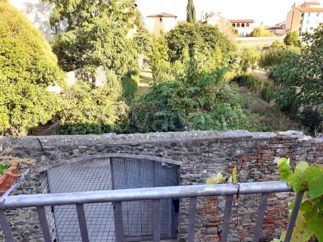 Palazzo in vendita a Pistoia