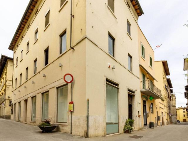 Palazzo in vendita a Lecchi, Toscana