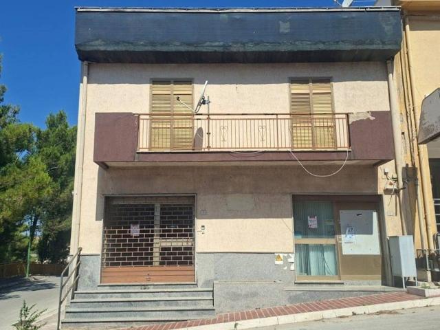 Palazzo in vendita a Poggioreale Sicilia, Sicilia