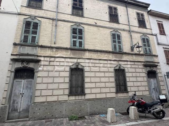 Palazzo in vendita a Ponte dell'Olio, Piacenza