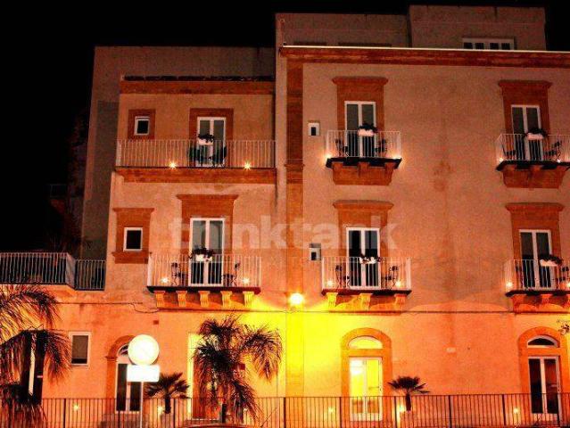 Palazzo in vendita a Ragusa Ibla, Ragusa