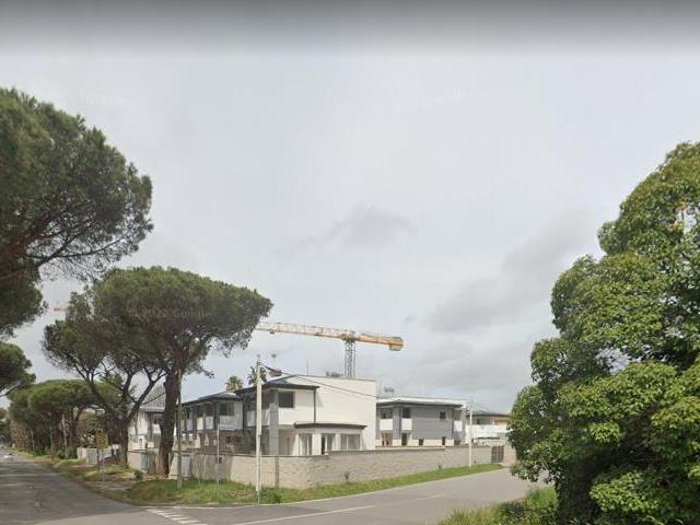 Palazzo in vendita a Infernetto, Roma