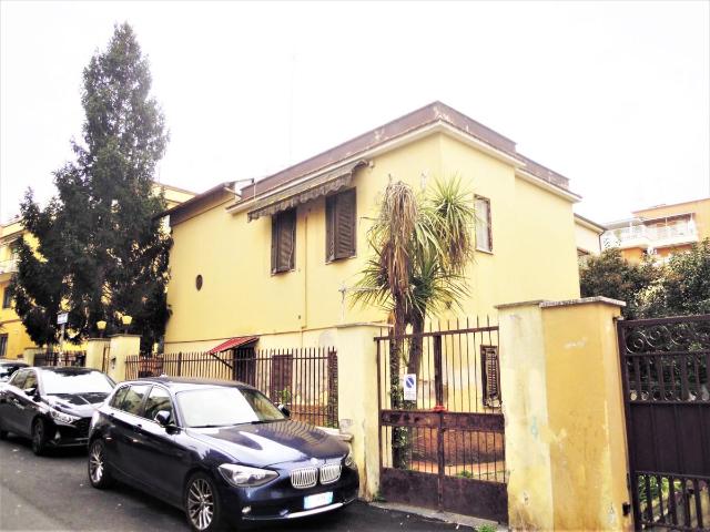 Palazzo in vendita a Monte Mario Alto, Roma