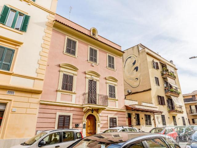 Palazzo in vendita a Torpignattara, Roma