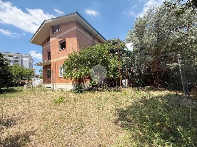 Palazzo in vendita a Giardinetti, Roma