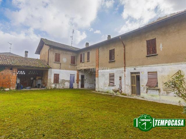 Palazzo in vendita a Unione dei Comuni I Fontanili, Rosate