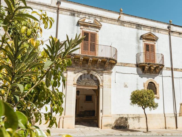 Palazzo in vendita a Rosolini, Sicilia