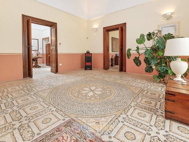 Palazzo in vendita a Puglia, Lecce