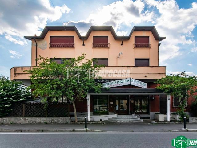 Palazzo in vendita a Oltrestazione, Legnano