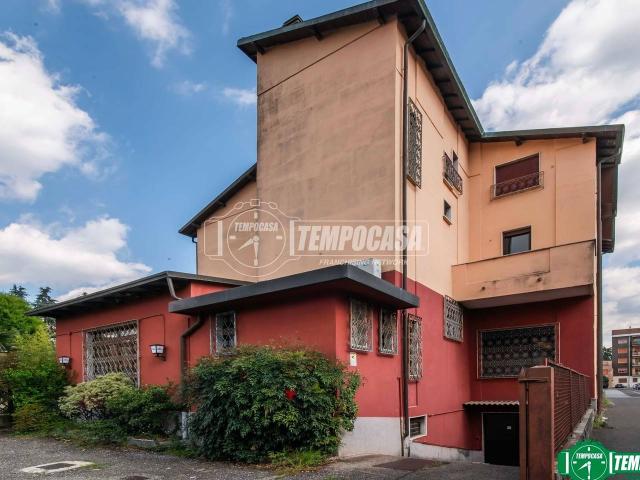 Palazzo in vendita a Oltrestazione, Legnano