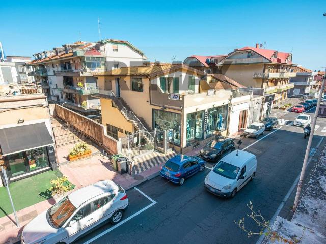 Palazzo in vendita a Sant'Agata li Battiati, Catania
