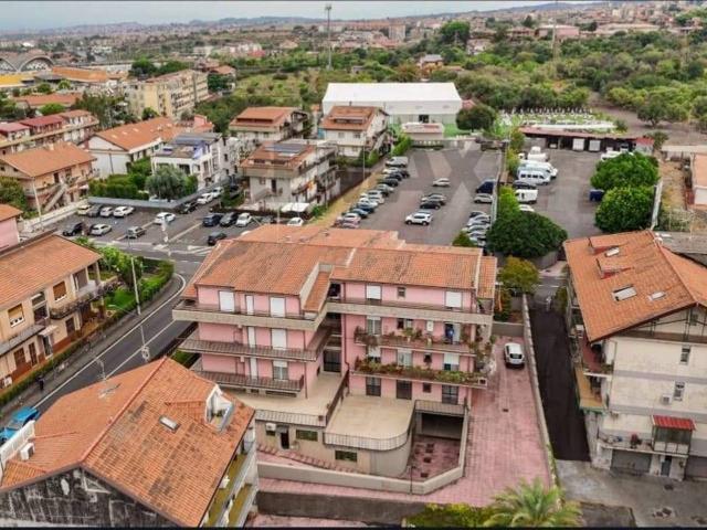 Palazzo in vendita a Sant'Agata li Battiati, Catania