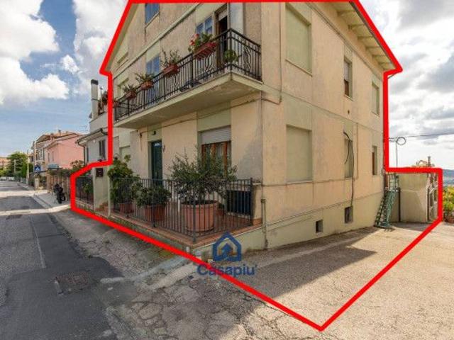 Palazzo in vendita a Marche, Fermo