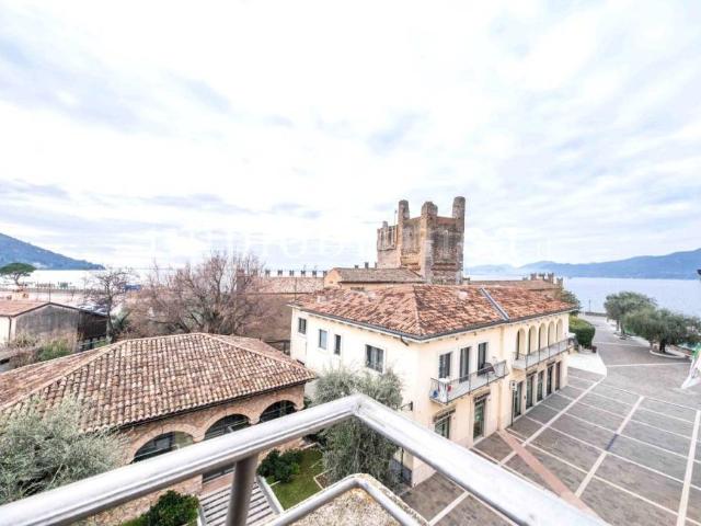 Palazzo in vendita a Loncrino, Torri Del Benaco