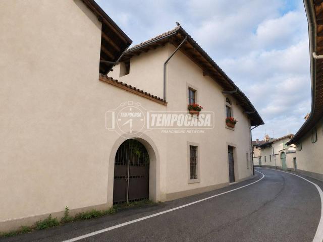 Palazzo in vendita a Trezzo sull'Adda