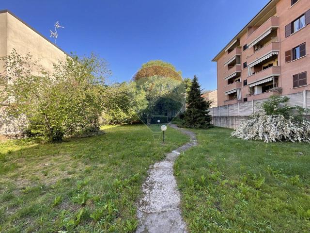 Palazzo in vendita a Varedo, Lombardia