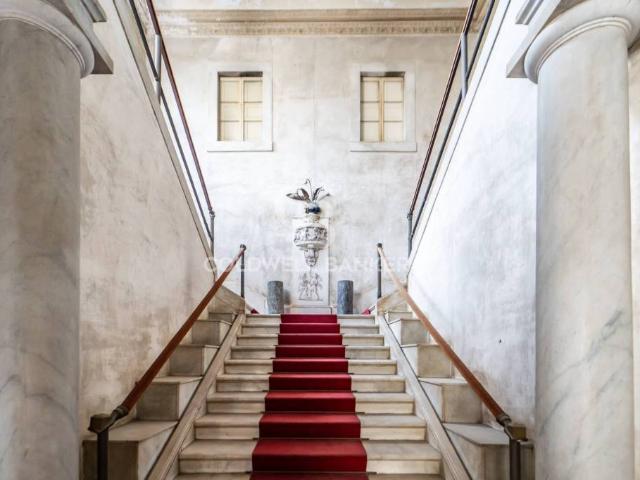 Palazzo in vendita a Santa Maria la Scala, Acireale