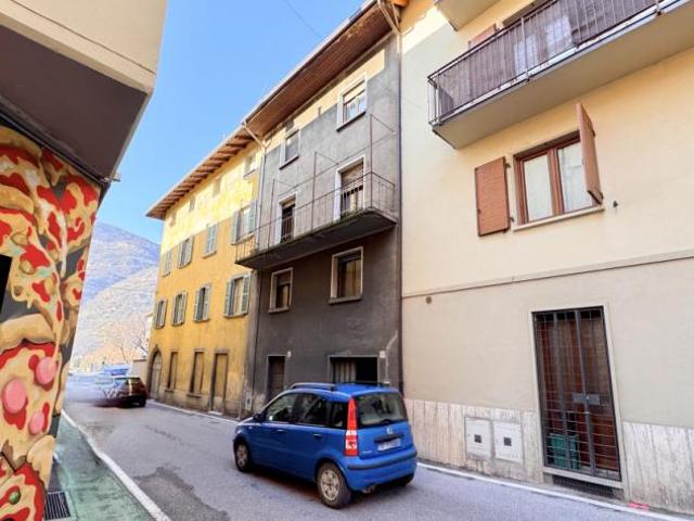 Terreno in vendita a Esine, Brescia