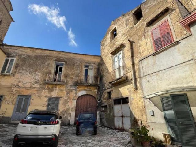 Terreno in vendita a Maddaloni, Campania