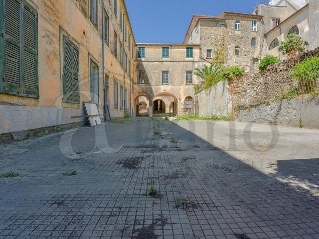 Palazzo in vendita a Cività Falconara, Arpino