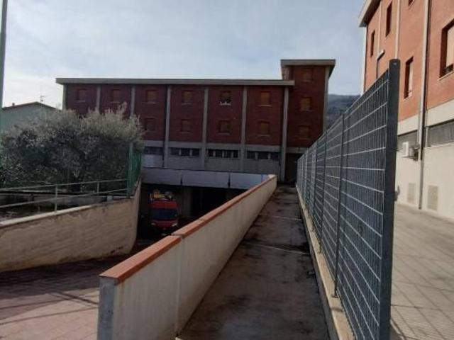Palazzo in affitto a Santi Filippo e Giacomo, Marche