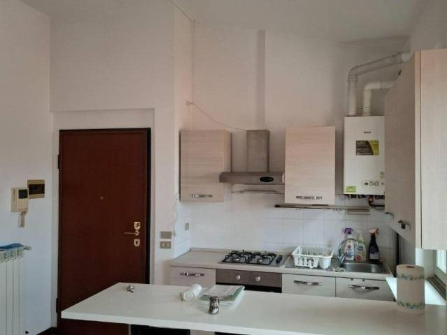 Palazzo in affitto a Carugate, Milano