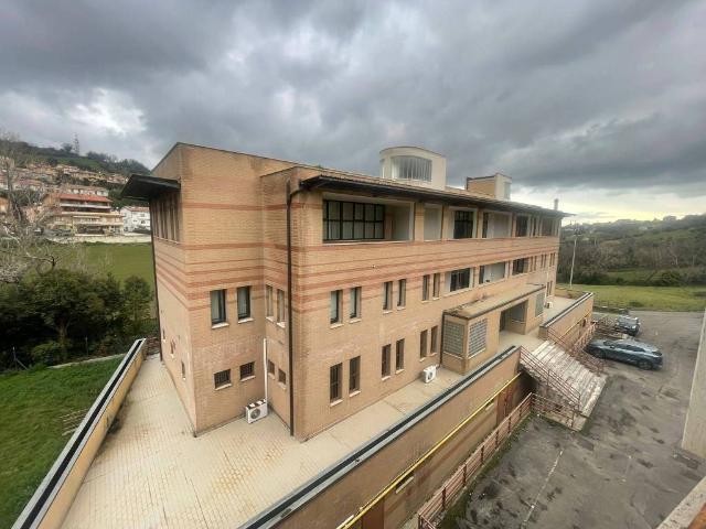 Palazzo in affitto a Tirassegno, Marche