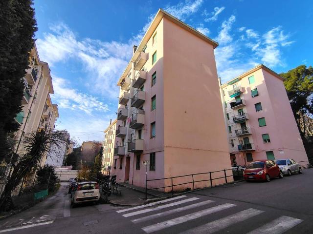 Palazzo in affitto a Medio Ponente, Serra Riccò