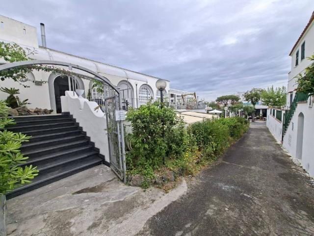 Palazzo in affitto a Ischia, Campania