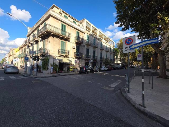 Palazzo in affitto a IV Circoscrizione, Messina