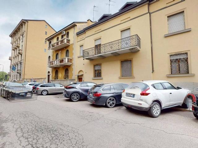 Palazzo in affitto a Municipio 7, Milano