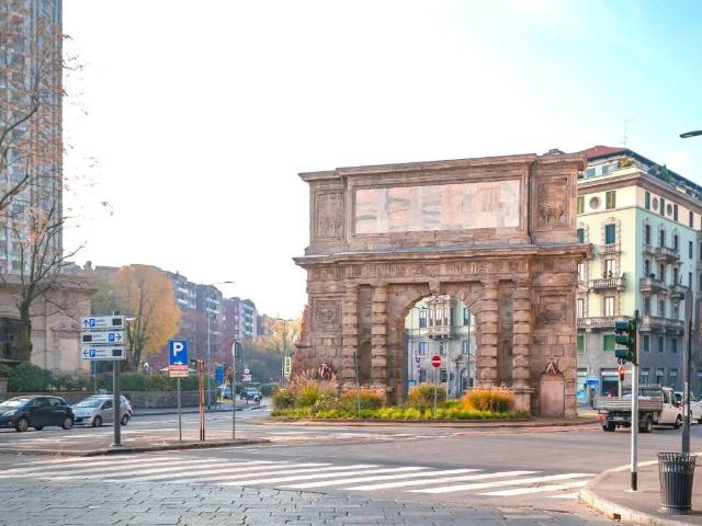 Palazzo in affitto a Municipio 4, Milano
