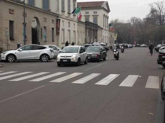 Palazzo in affitto a Municipio 1, Milano