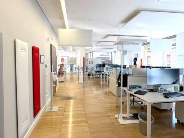 Palazzo in affitto a Municipio 1, Milano