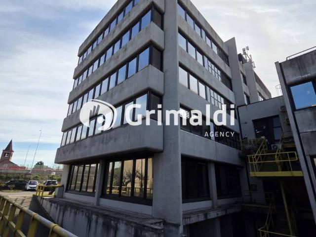Palazzo in affitto a Municipio 4, Milano
