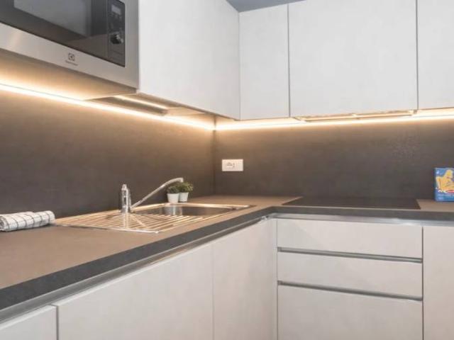 Palazzo in affitto a De Angeli - Monte Rosa, Milano