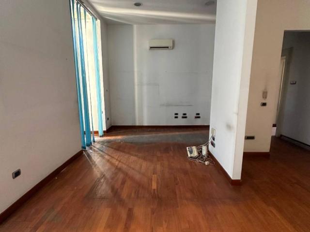 Palazzo in affitto a Municipalità 2, Napola