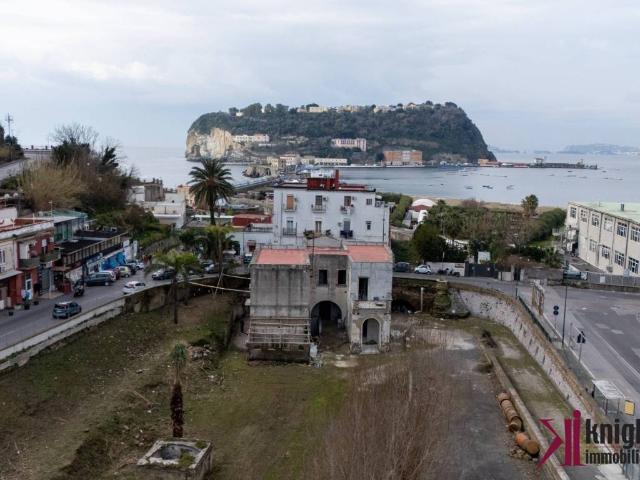 Palazzo in affitto a Coroglio, Napola