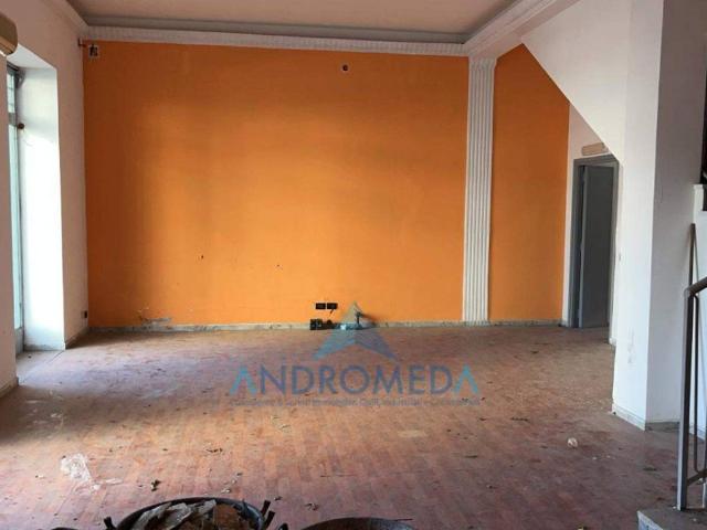 Palazzo in affitto a Portici, Campania