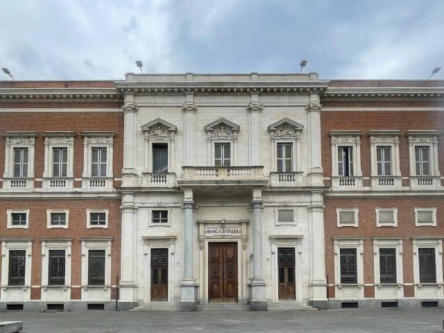 Palazzo in affitto a San Francesco-Giardini Pubblici, Re