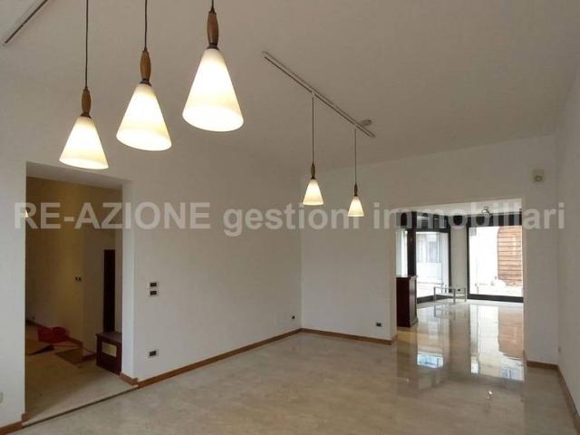 Locale Commerciale in affitto a Centro, Thiene