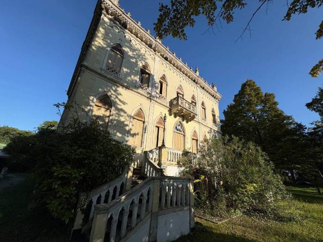 Palazzo in vendita a Abano Terme Bagni, Veneto