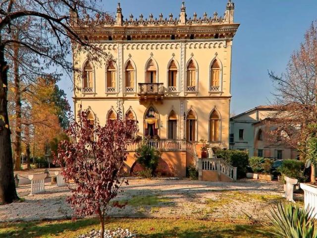 Palazzo in vendita a Giarre, Abano Terme Bagni
