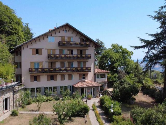 Palazzo in vendita a Abbadia San Salvatore, Toscana